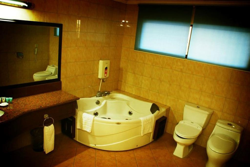 Grand Regal Hotel Bacolod Pokój zdjęcie