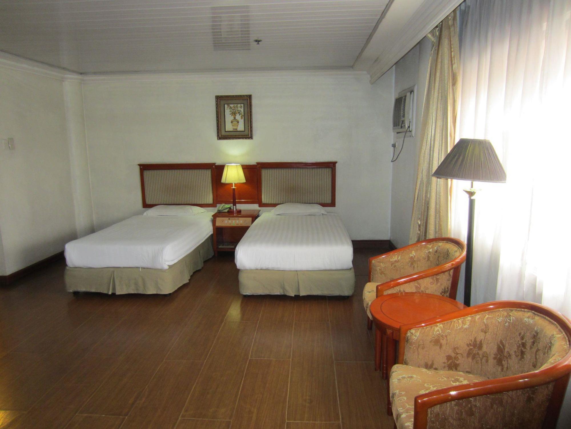 Grand Regal Hotel Bacolod Zewnętrze zdjęcie