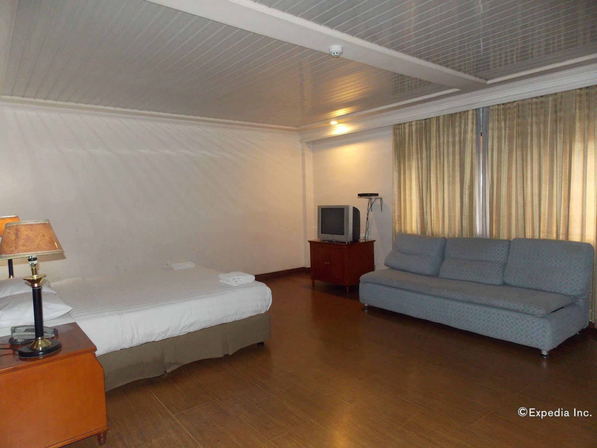 Grand Regal Hotel Bacolod Zewnętrze zdjęcie