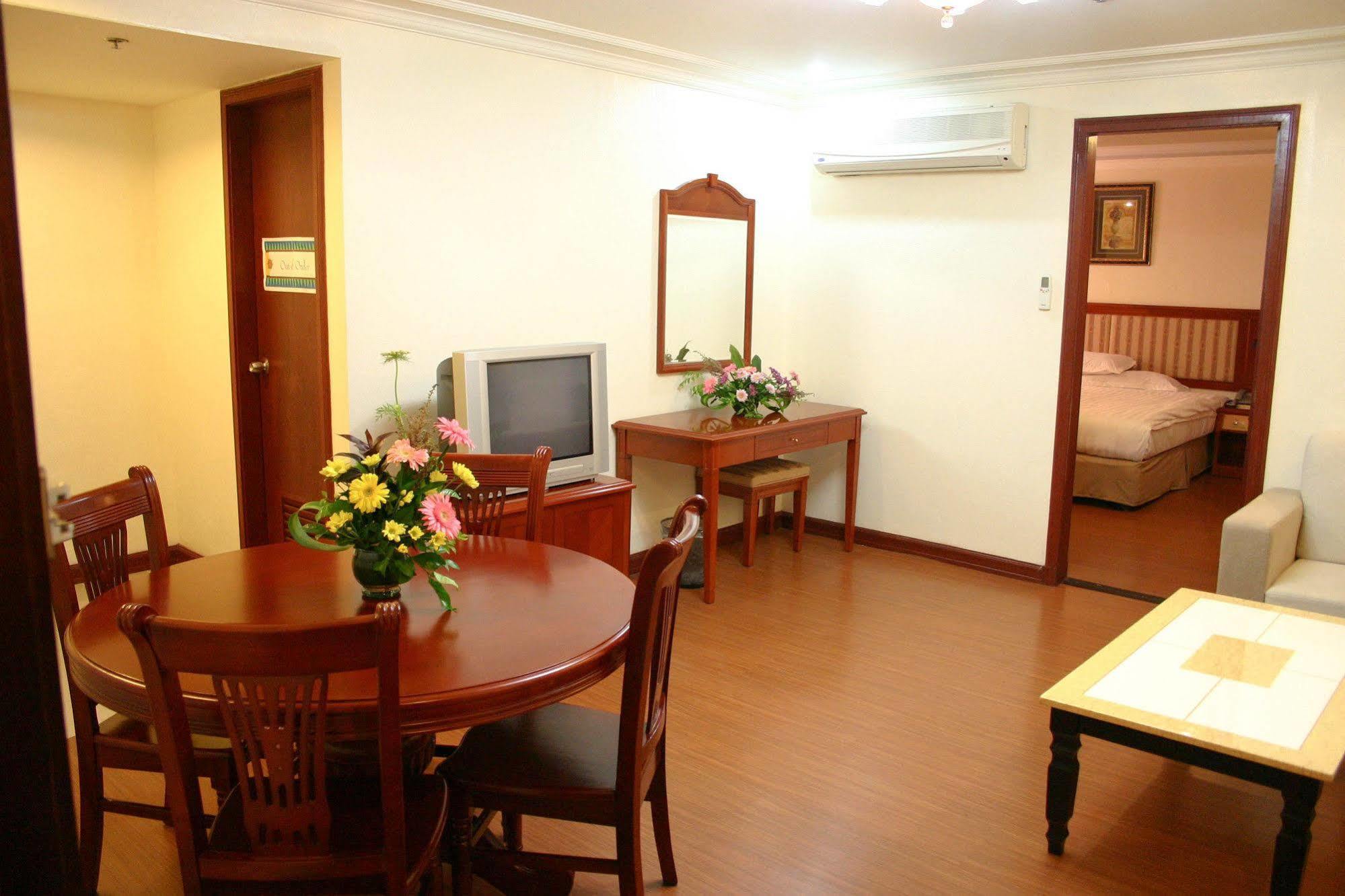 Grand Regal Hotel Bacolod Zewnętrze zdjęcie