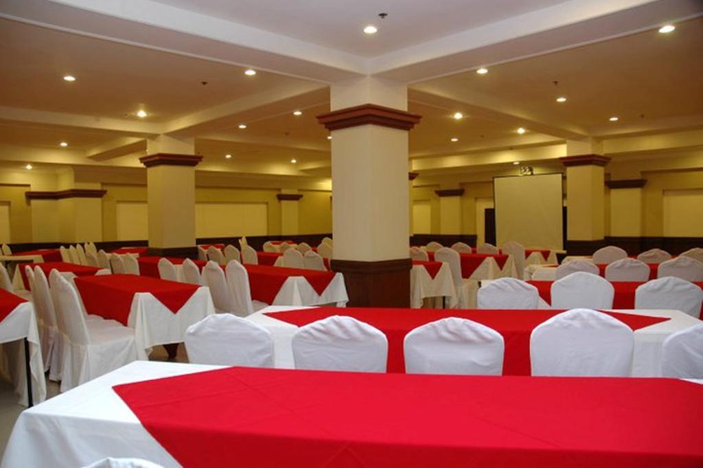 Grand Regal Hotel Bacolod Zewnętrze zdjęcie